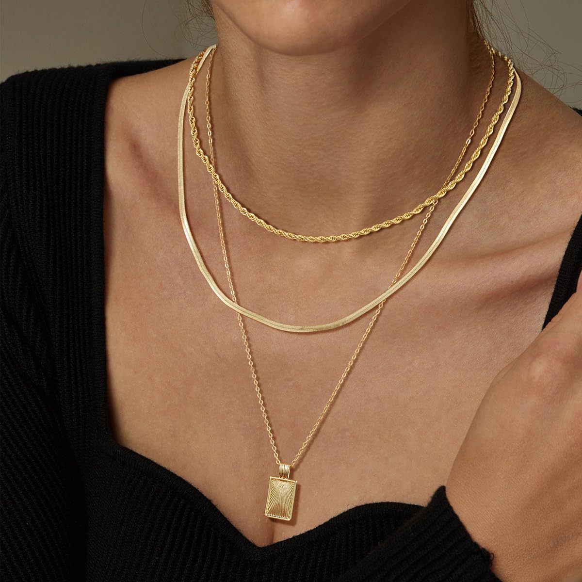 Aurelia-Juwelé - Simple Twisted Circle